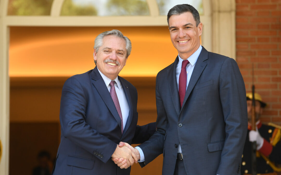 En su reunión con Sánchez, Fernández dijo que Argentina puede proveer alimentos y energía a España